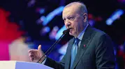 Erdoğan’dan Özgür Özel’e Sert Tepki: “Kiminle Savaştasınız?”