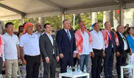 URLA’DA GELENEKSEL BAĞBOZUMU ŞENLİKLERİ RENKLİ GÖRÜNTÜLERLE BAŞLADI