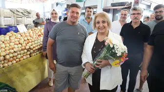 Başkan Vekili  Şen Sahaya İndi İlk Durak Pazar Esnafı Oldu