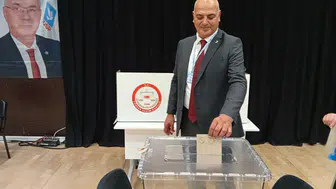 DSP İzmir İl Kongresi'nde Adem Yaşar Yeniden Başkan Seçildi
