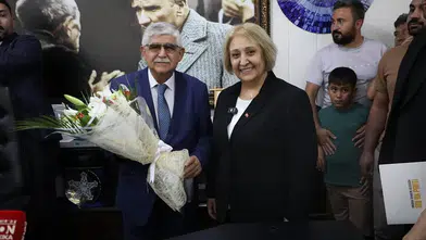 Menderes'te Tarihi An: İlk Kadın Başkan  Göreve Başladı