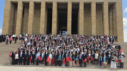 Rotaryenlerden Ankara'da Cumhuriyet mesajı: Yeni döneme Ata'nın huzurunda başladılar