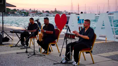 Gün Batımı Konserleri, baştan sona yenilenen Çiftlikköy Sahili’nde