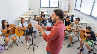 Büyükşehir’in Yaz Okulu hem eğlendiriyor hem öğretiyor