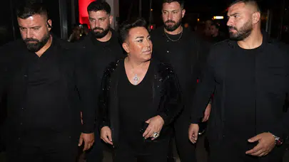 Murat Övüç’ün Sahneye Çıkışı Sosyal Medyada Gündem Oldu!