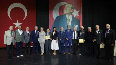 Konak’ta Sporun Emektarlarına Vefa Gecesi