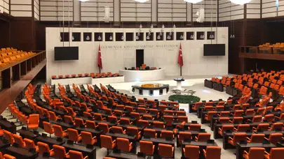 AK Parti'den fon tasfiyesinde kamu kaynağı kullanılmayacak düzenlemesi Meclis'e geldi