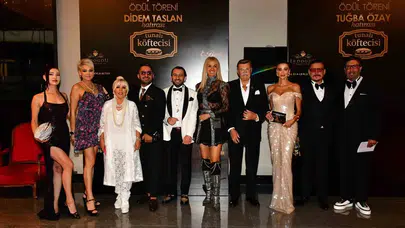 Başkentte yıldızlar geçidi: Sanat dünyasının dev isimleri ödüllerine kavuştu