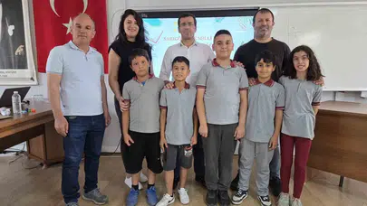 Sarıgöl'de akademik heyecan: Bilgi yarışmasının zirvesinde Şehit Esin Akay İlkokulu var