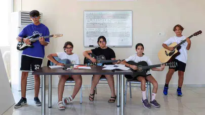 Efeler'de yaz tatili dolu dolu geçecek: Ücretsiz kurslar için geri sayım başladı