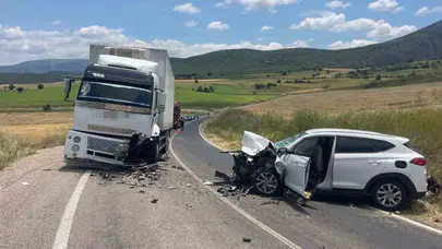 Zile yolunda korkutan kaza: Şerit ihlali faciaya davetiye çıkardı