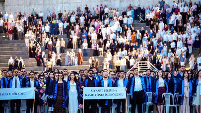 Sakarya Üniversitesi’nde mezuniyet coşkusu: Binlerce genç diplomalarına kavuştu