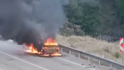 13 yaşındaki Ömer'in soğukkanlılığı faciayı önledi: Alevlere teslim olan aracı böyle ihbar etti