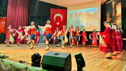 Buca’da sanat rüzgarı: Anadolu’nun kadim hikayeleri sahnede hayat buldu