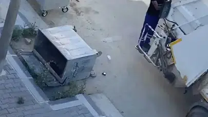 Edirne sokaklarında pes dedirten görüntü: Yan yatan çöp konteyneri bir haftadır kaldırılmadı