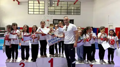 Minik zihinlerin strateji savaşı: Sivas’ta şampiyonlar belli oldu