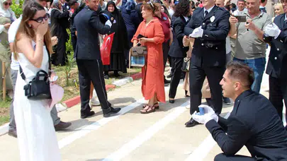 Adana'da çifte mutluluk: Mezuniyet töreninde unutulmaz teklif