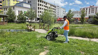 Ardahan’da yeşil alanlar için seferberlik: Şehir merkezi bakıma alındı
