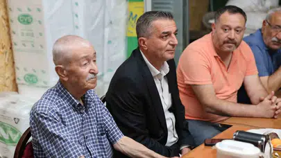 Manisa Cemevi’nde kardeşlik sofrası: Başkan Şimşek Muharrem ayının maneviyatını paylaştı