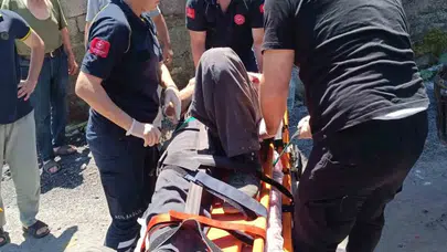 Fındık bahçesi yolunda korkutan kaza: Tarım aracı devrildi