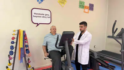 Sokaklarda kaybolan hayatına yeniden kavuştu: Alzaymır hastası Mehmet Bey’in umut dolu değişimi