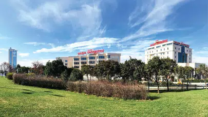 İstanbul Gelişim Üniversitesi dünya liginde vites yükseltti: Vakıf üniversiteleri arasında zirveye oynuyor
