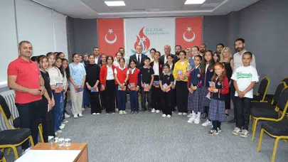 Kaymakam Koşansu gençlerle edebiyatın izini sürdü: Yıldızlara uzanan bir yolculuk