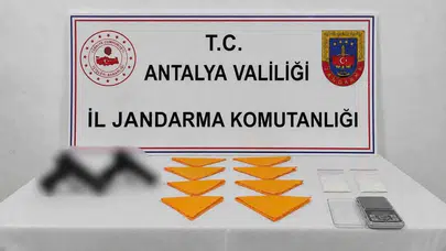 Döşemealtı'nda zehir tacirine geçit yok: Evinden cephanelik çıktı