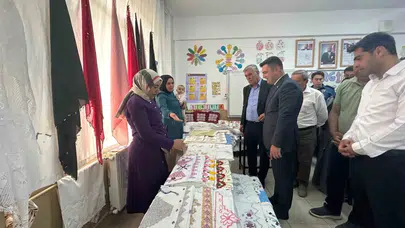 Adaklı’da sanat rüzgarı: Kursiyerlerin göz nuru eserleri beğeni topladı