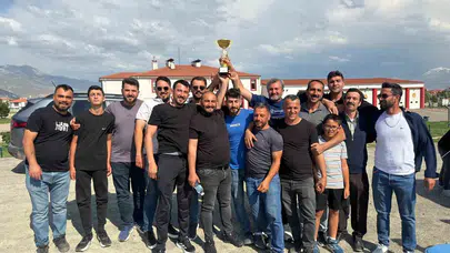 Erzincan’ın gururu oldular: Atlı cirit sahasında zafer coşkusu