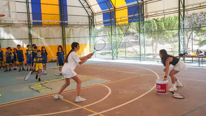 Seferihisar'da tatil sporla değerleniyor: 600 çocuk geleceğe hazırlanıyor