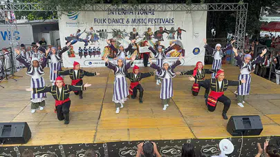 Miniklerin Balkan çıkarması: İzmirli dansçılar Ohrid'de ayakta alkışlandı