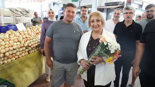 Başkan Vekili  Şen Sahaya İndi İlk Durak Pazar Esnafı Oldu