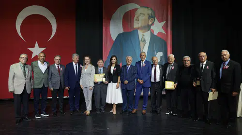 Konak’ta Sporun Emektarlarına Vefa Gecesi