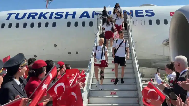Filenin Sultanları kupayla döndü! Türkiye şampiyonlarını coşkuyla karşıladı