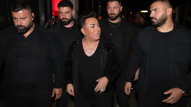 Murat Övüç’ün Sahneye Çıkışı Sosyal Medyada Gündem Oldu!