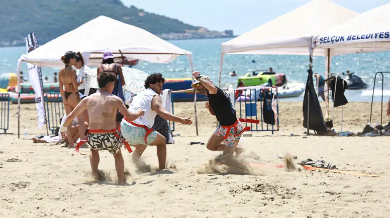 Efes Selçuk'ta   Futbol Turnuvası Coşkusu