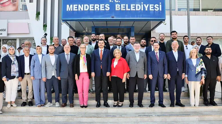 Eyüp Kadir İnan, Menderes Belediyesi'ni Ziyaret Etti