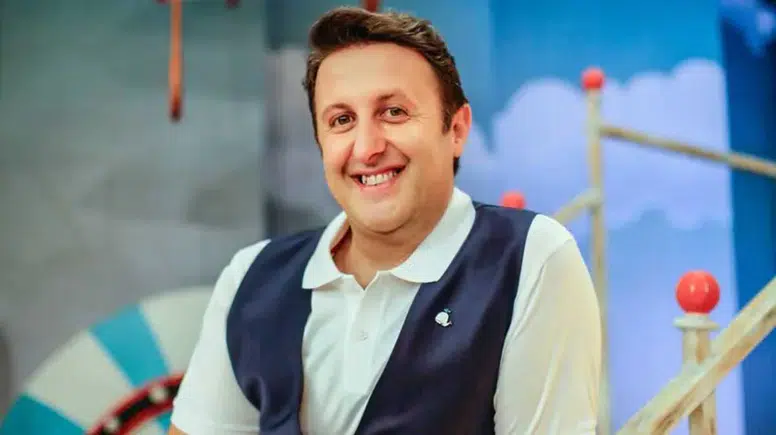 Sahneye ara verdi!