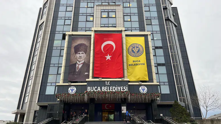 Buca Belediyesi'ne Haciz Şoku