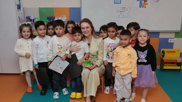Başkan Mutlu, Oyun Evi Minikleriyle Yeni Dönem Heyecanını Paylaştı