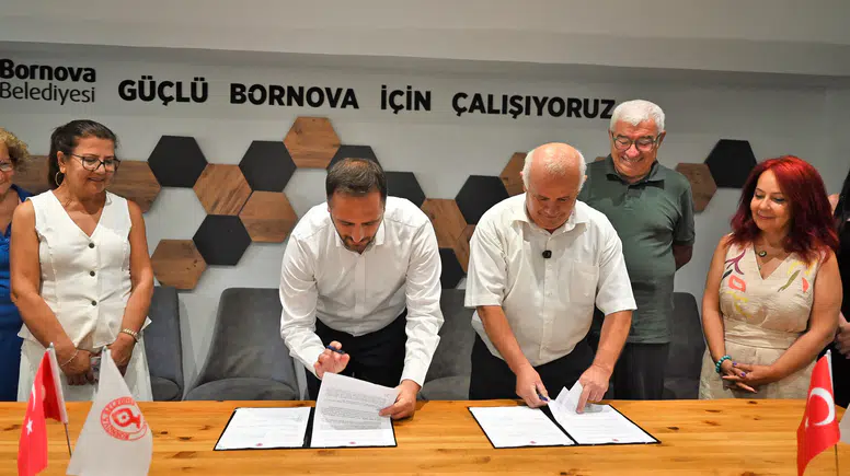 Bornova'da gümüş yıllar başlıyor: 60 yaş üstüne özel üniversite kapılarını açıyor