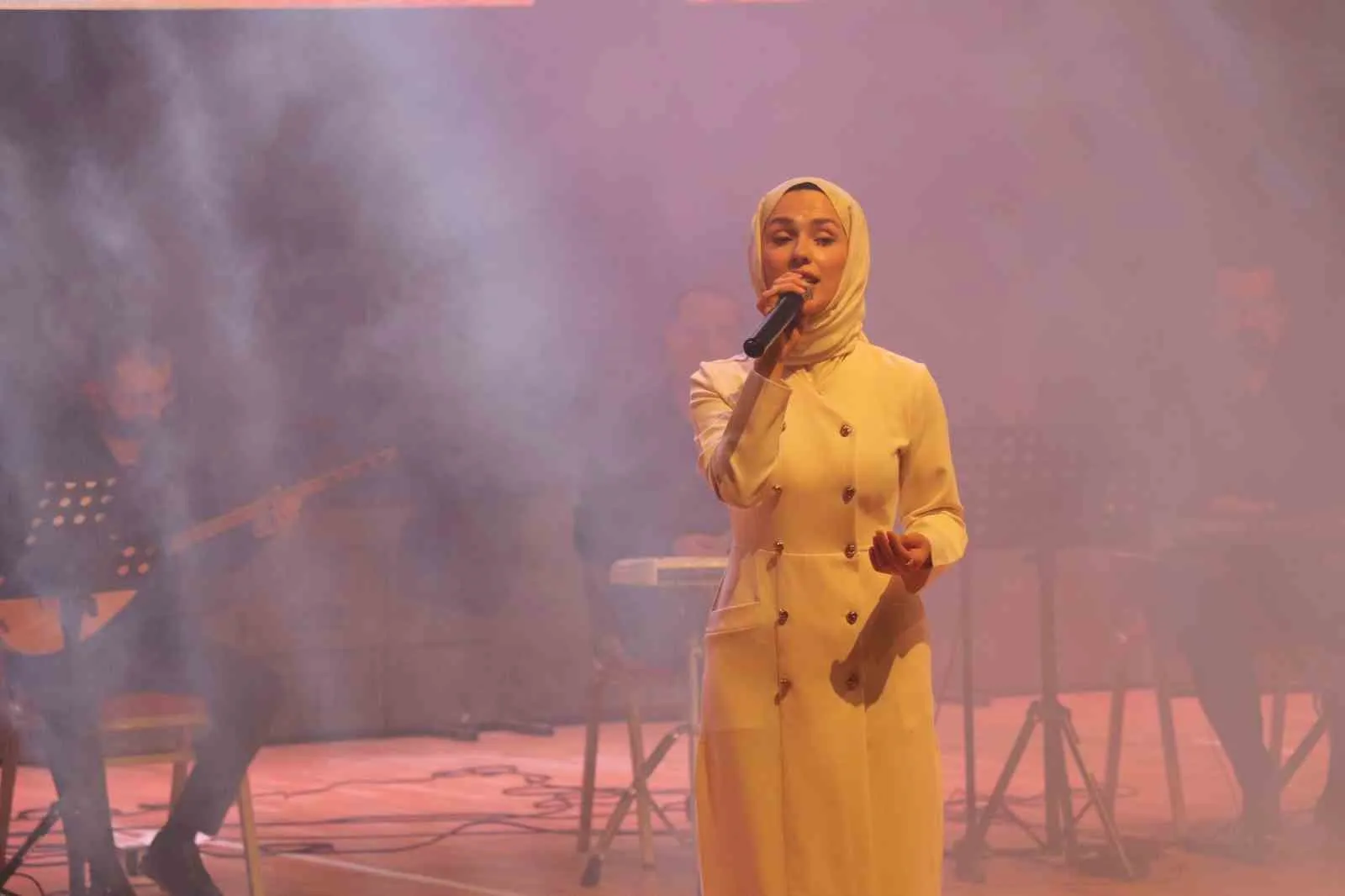 Toroslar’dan Kızılırmak’a uzanan kültürel köprü: Öğretmenler sahnede devleşti
