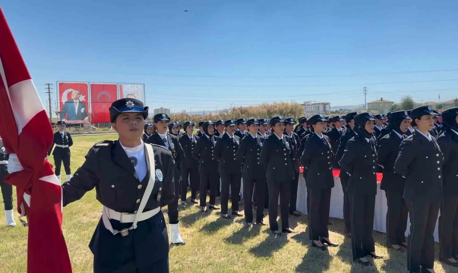 Aksaray’da gurur günü: 485 kadın polis adayı görevine uğurlandı