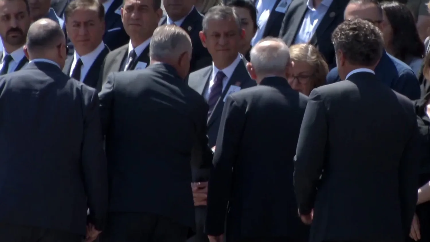 Siyasetin kritik ismi TBMM’de: Kılıçdaroğlu ve Özel aylar sonra aynı karede
