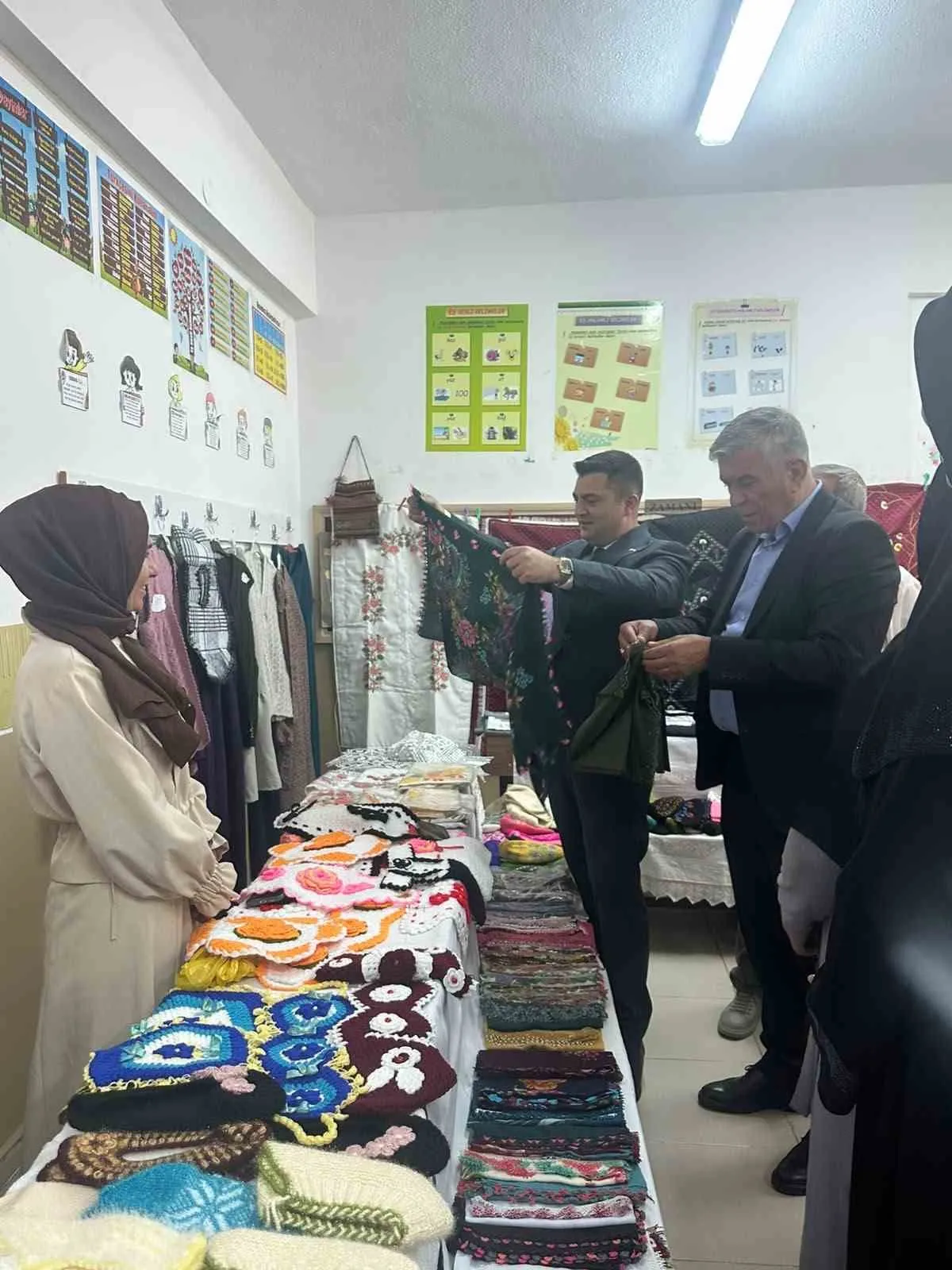 Adaklı’da sanat rüzgarı: Kursiyerlerin göz nuru eserleri beğeni topladı