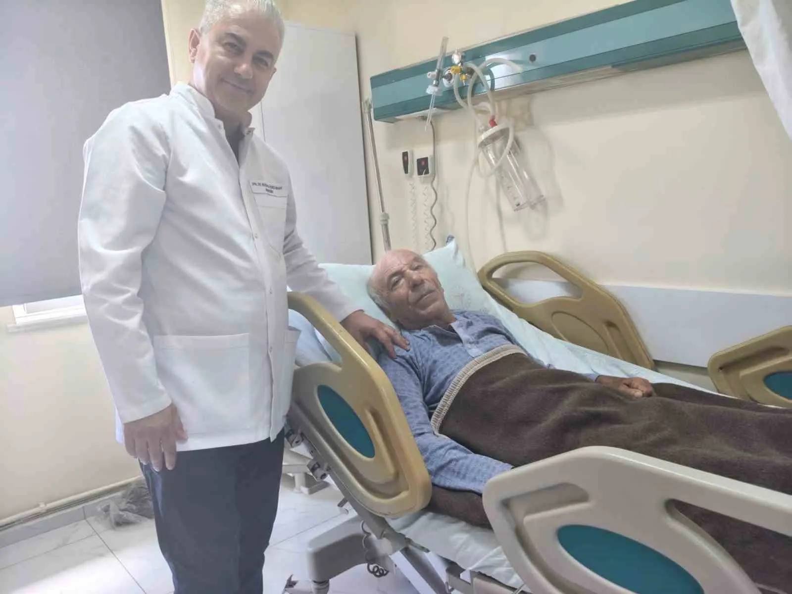 Bozyazı'da tıp dünyasını şaşırtan operasyon: 4 santimetrelik taş tek seferde alındı
