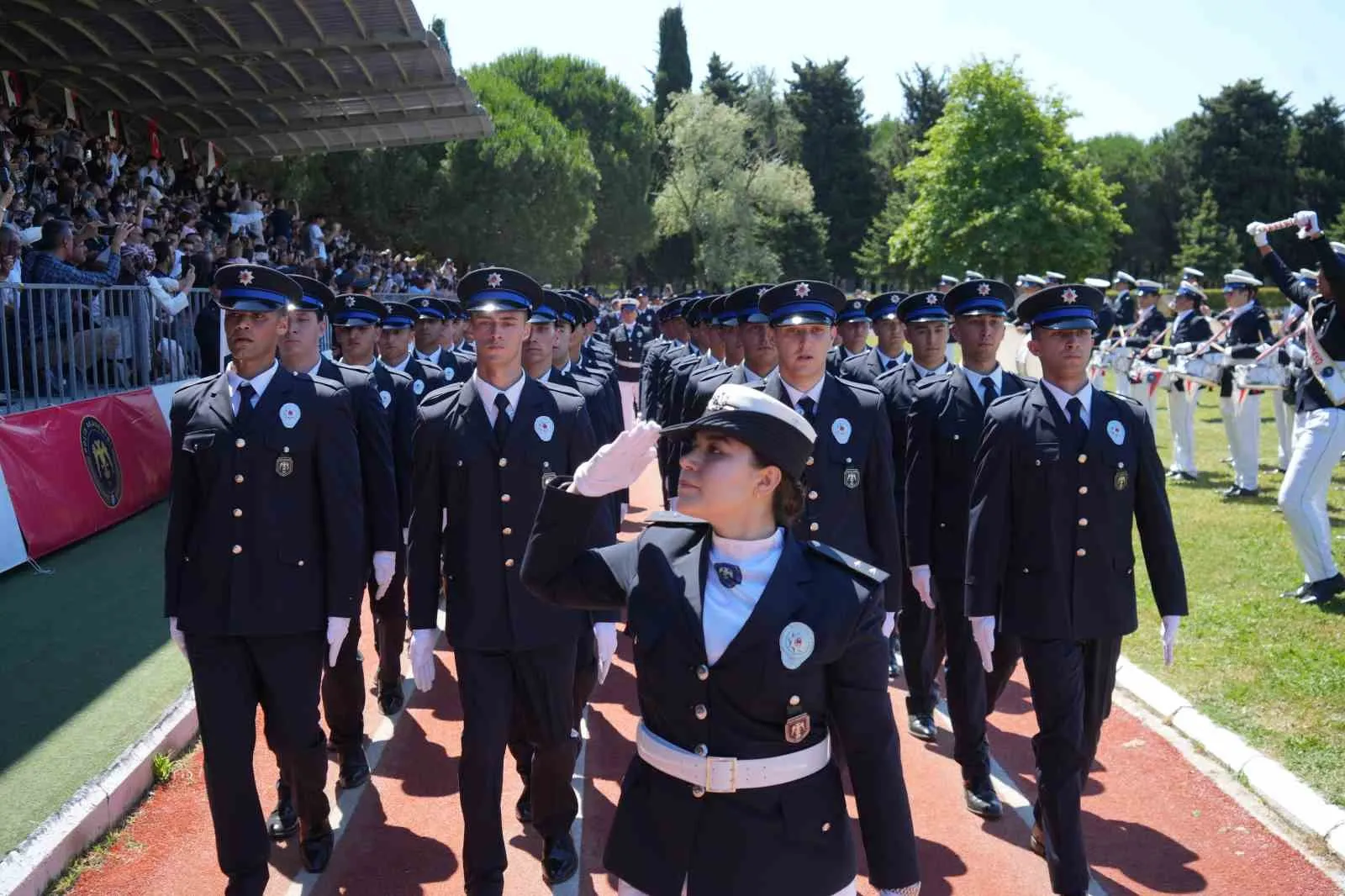 Samsun'da mezuniyet heyecanı: 380 genç polis yemin ederek göreve başladı