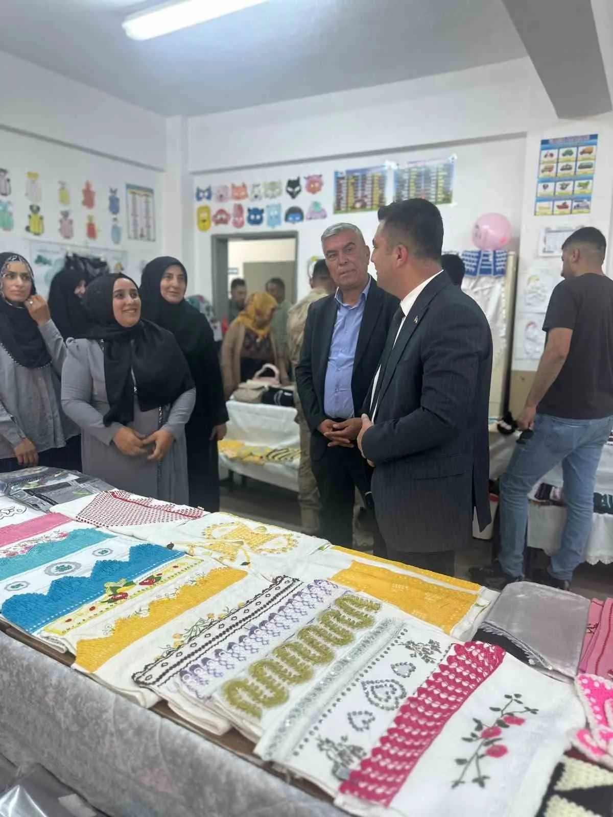 Adaklı’da sanat rüzgarı: Kursiyerlerin göz nuru eserleri beğeni topladı