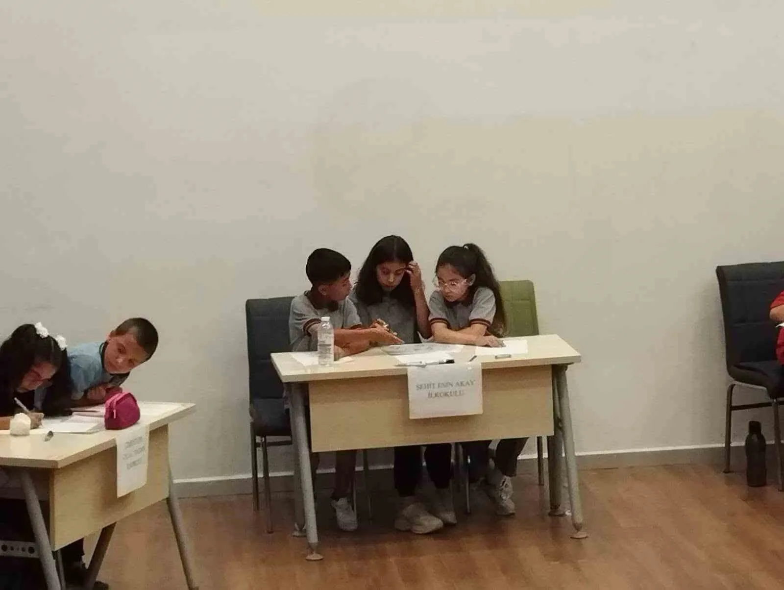 Sarıgöl'de akademik heyecan: Bilgi yarışmasının zirvesinde Şehit Esin Akay İlkokulu var